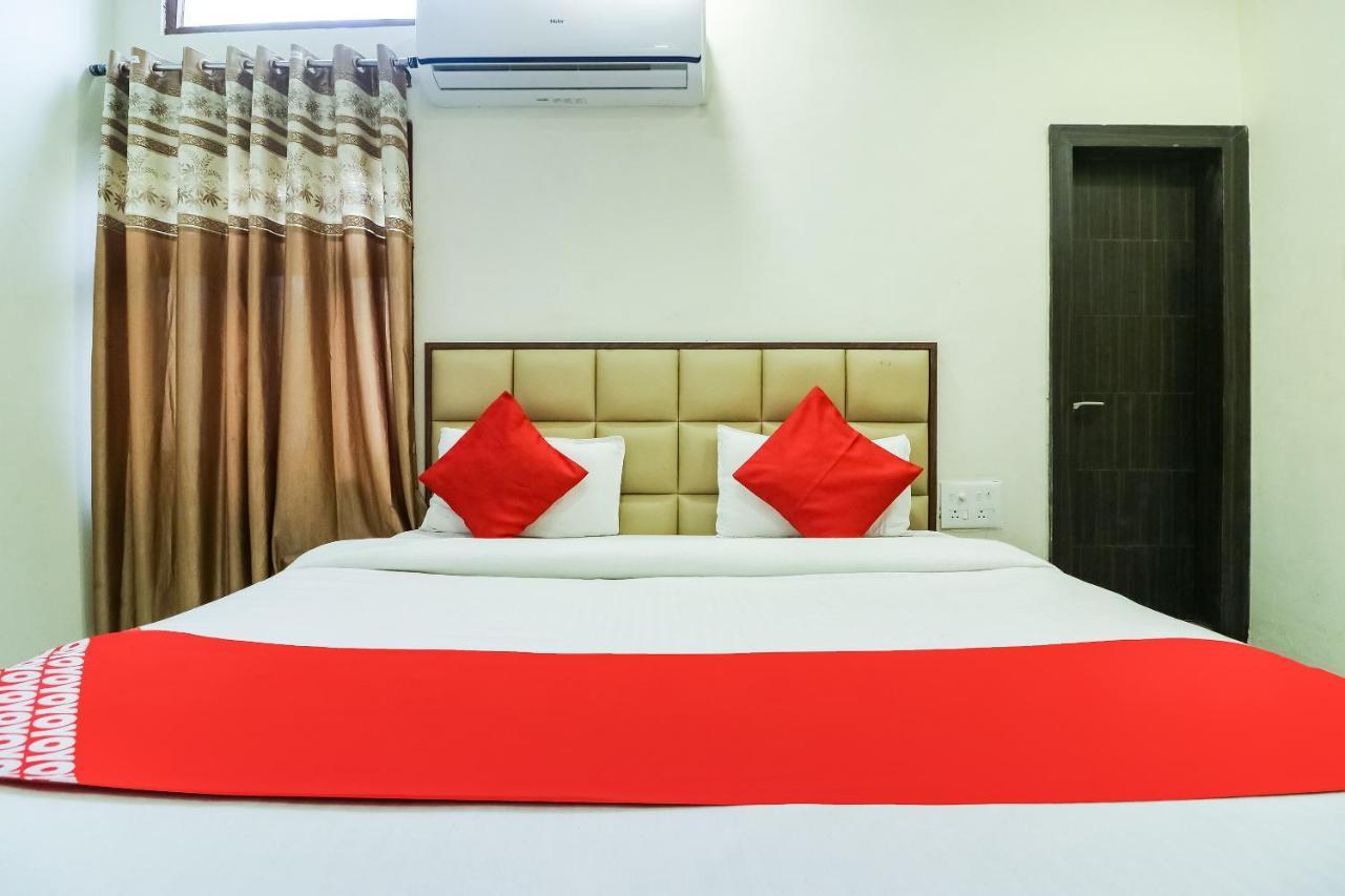 Oyo 28789 Hotel Adarsh Bilāspur Kültér fotó