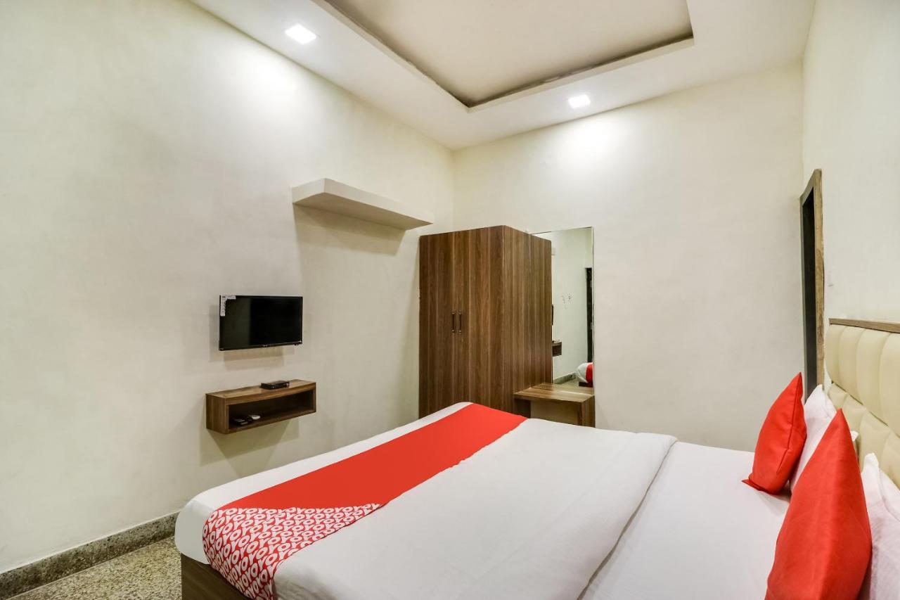 Oyo 28789 Hotel Adarsh Bilāspur Kültér fotó