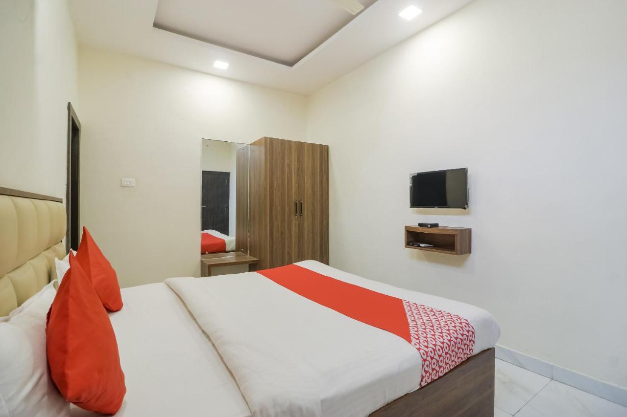 Oyo 28789 Hotel Adarsh Bilāspur Kültér fotó