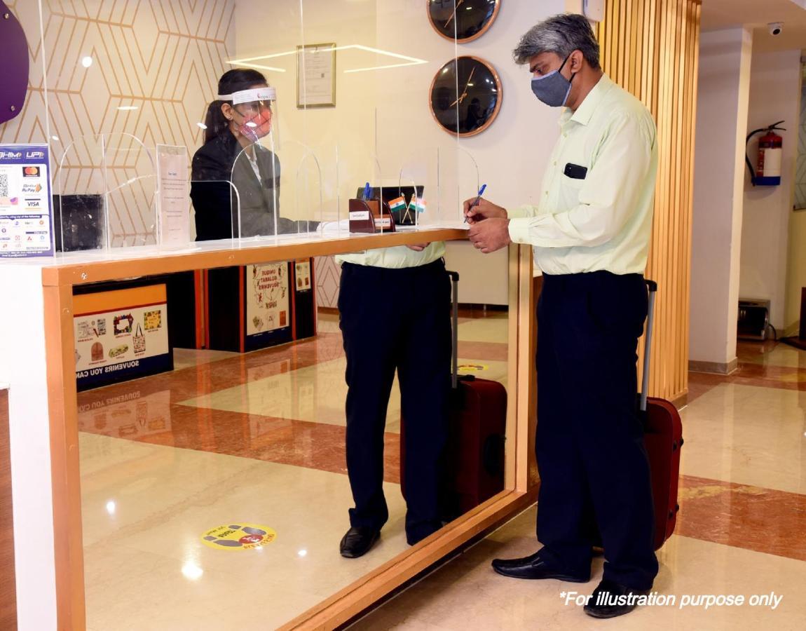 Oyo 28789 Hotel Adarsh Bilāspur Kültér fotó